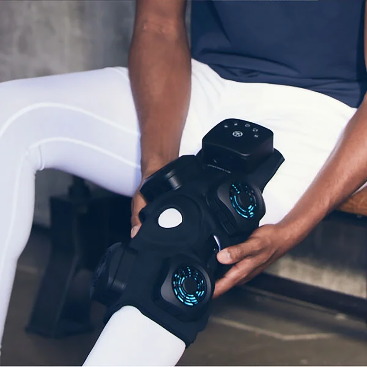 Therabody RecoveryTherm Hot & Cold Knee Wrap